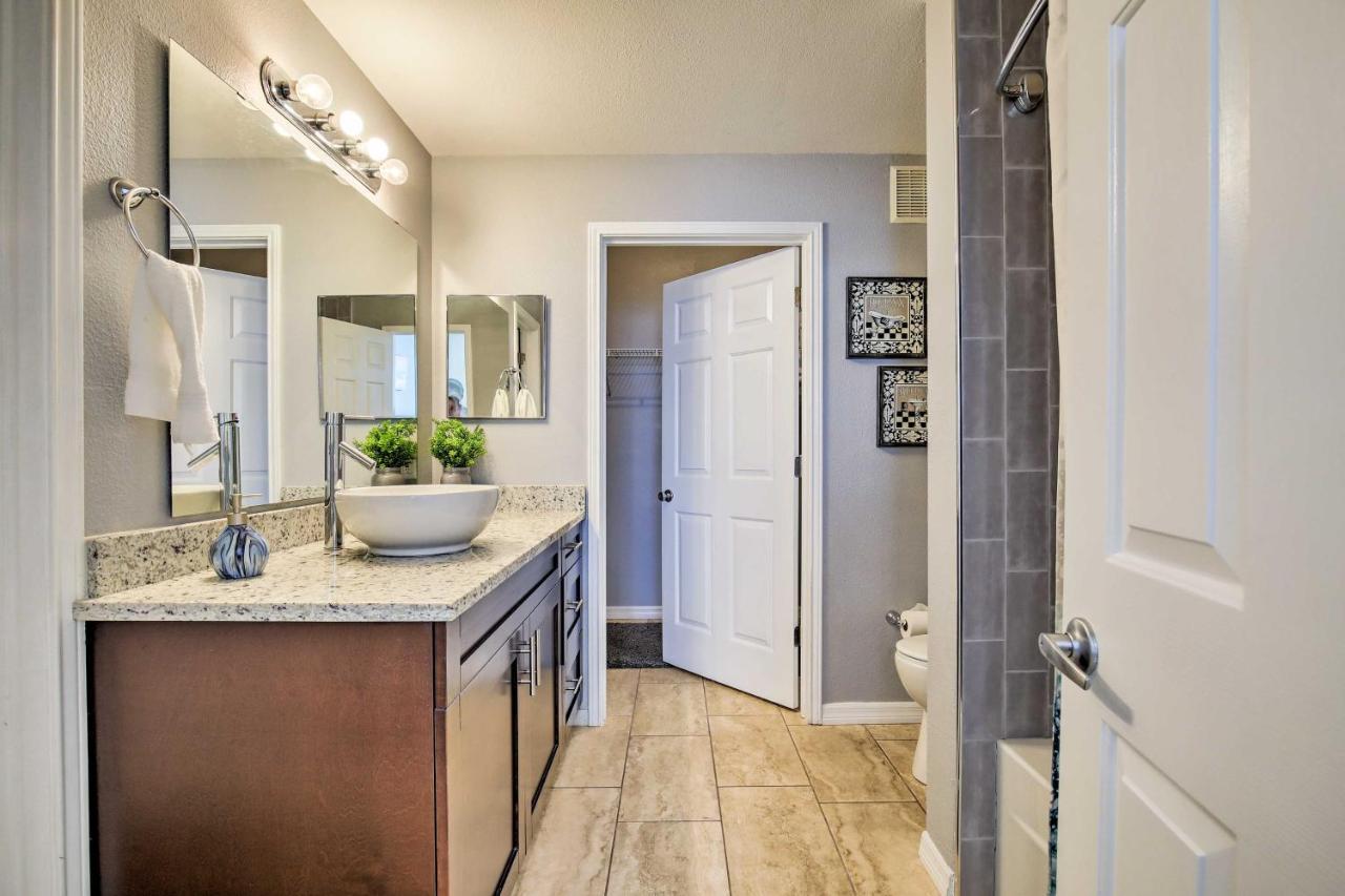 Modern Condo With Pool 4 Mi To Clearwater Beach! Luaran gambar